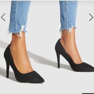 Gisselle Pointed Toe Pump, Size 9.5. Blush Color